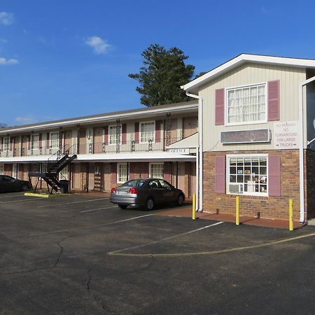 Pine Crest Motor Lodge Holly Springs Esterno foto