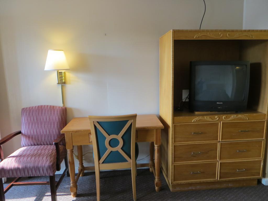 Pine Crest Motor Lodge Holly Springs Esterno foto