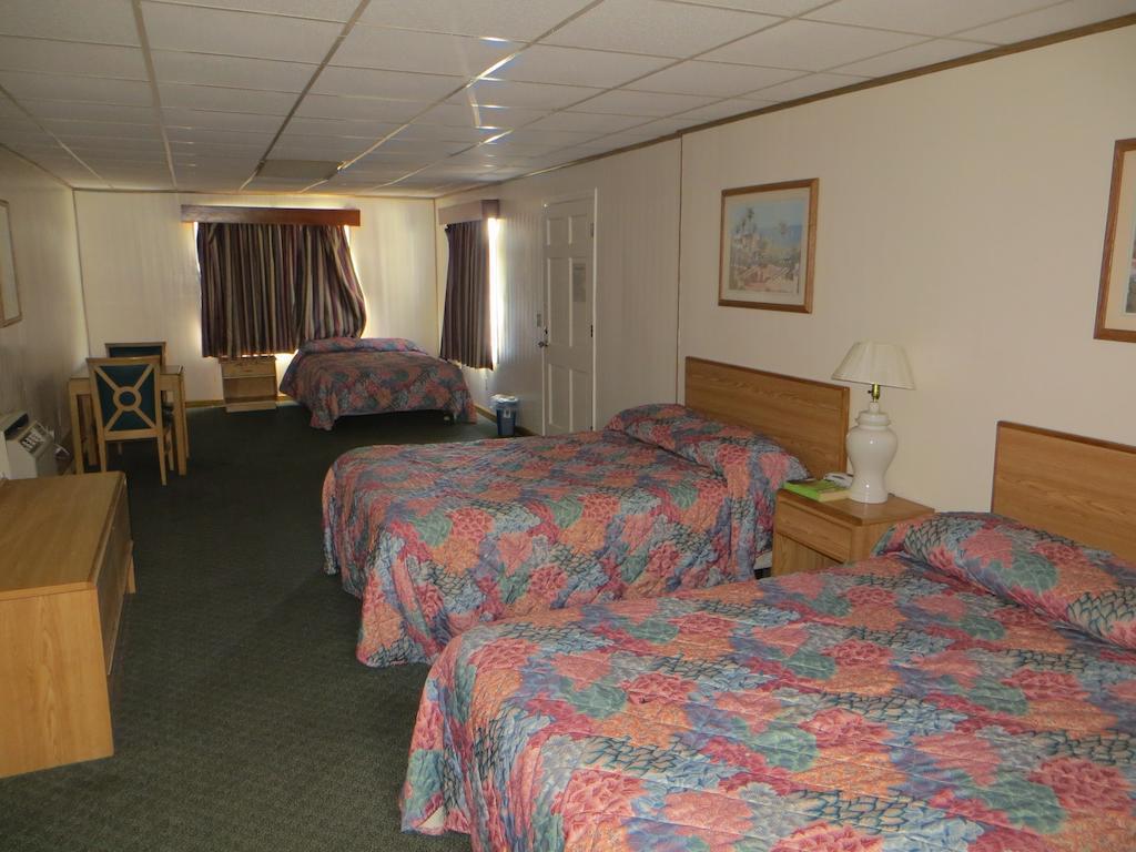 Pine Crest Motor Lodge Holly Springs Esterno foto
